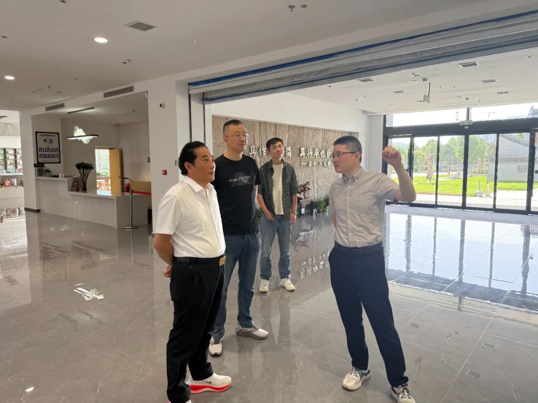 陕西杜康酒业集团董事长张红军一行莅临泾渭茯茶厂参观交流